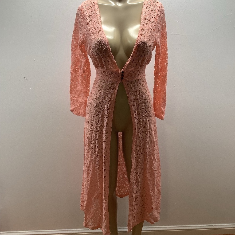 Impulsive Size Large Peach Cover Up Knitted  3 Button Closure Long Sleeve. New
